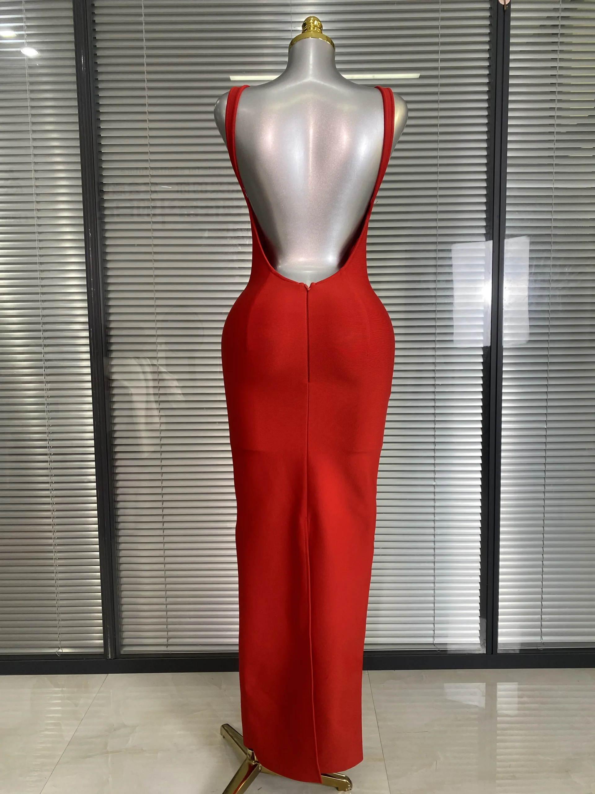 Brand New 2025 Donne sexy Profondo scollo a V Backless Rosso Vestito dalla fasciatura Celebrity lavorato a maglia Elegante aderente Party Maxi Dress 6