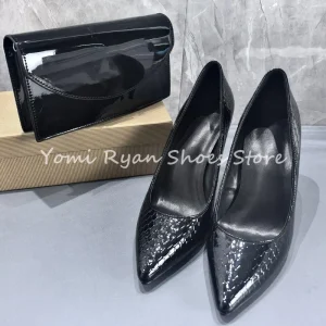 Borse per scarpe singole con punta a punta in pelle verniciata serpentina nera da donna di nuovo stile, moda sexy, ballo di fine anno, bocca superficiale 1