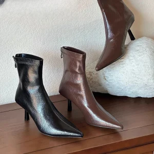 2025 Stivaletti moderni da donna con punta a punta primaverile Stivaletti corti in morbida pelle moda Scarpe con tacco alto concise 1
