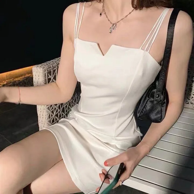 Abito corto bianco senza spalline Abbigliamento interno da donna Abbigliamento esterno Eleganza sexy Slim Fit Strato base Scollo a V Abito nero Abito estivo 1