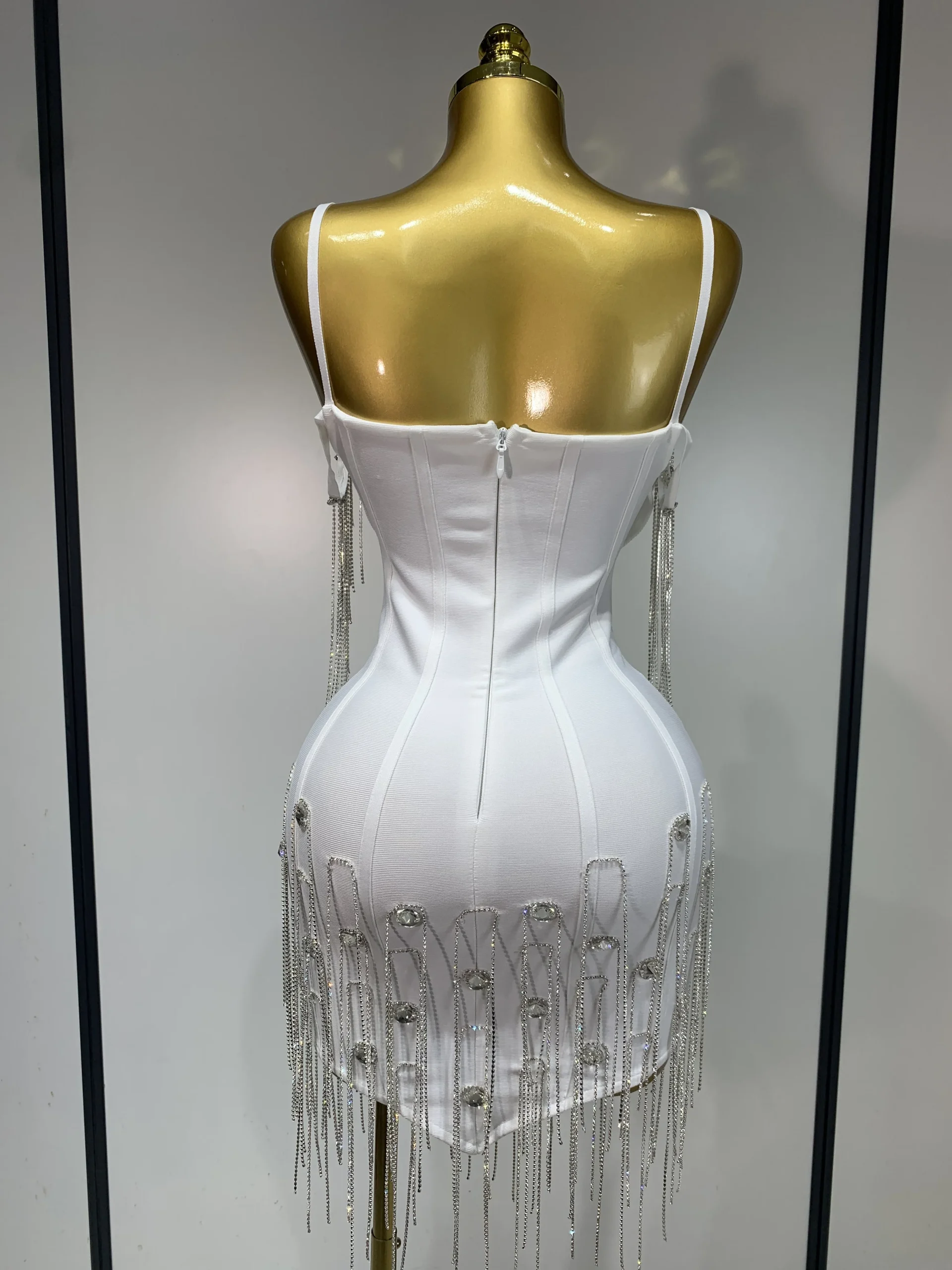 Abito da donna sexy senza spalline con cinturino per spaghetti aderente senza maniche 2025 elegante abito da ballo club abiti da sera per feste di compleanno 4