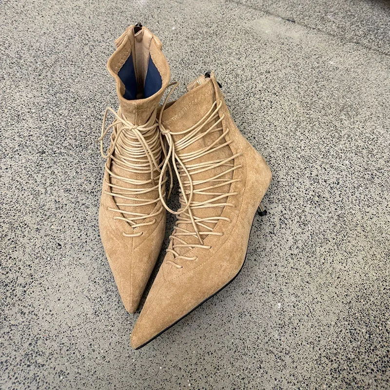 Stivaletti stringati alla moda con punta a punta da donna Stivali moderni con cerniera posteriore comfort in pelle scamosciata sintetica di alta qualità con tacco a gattino 3
