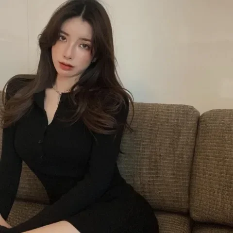 Abito aderente sexy lavorato a maglia con gonna corta in vita elastica Primavera Autunno Inverno Abito nero alla moda da donna 2