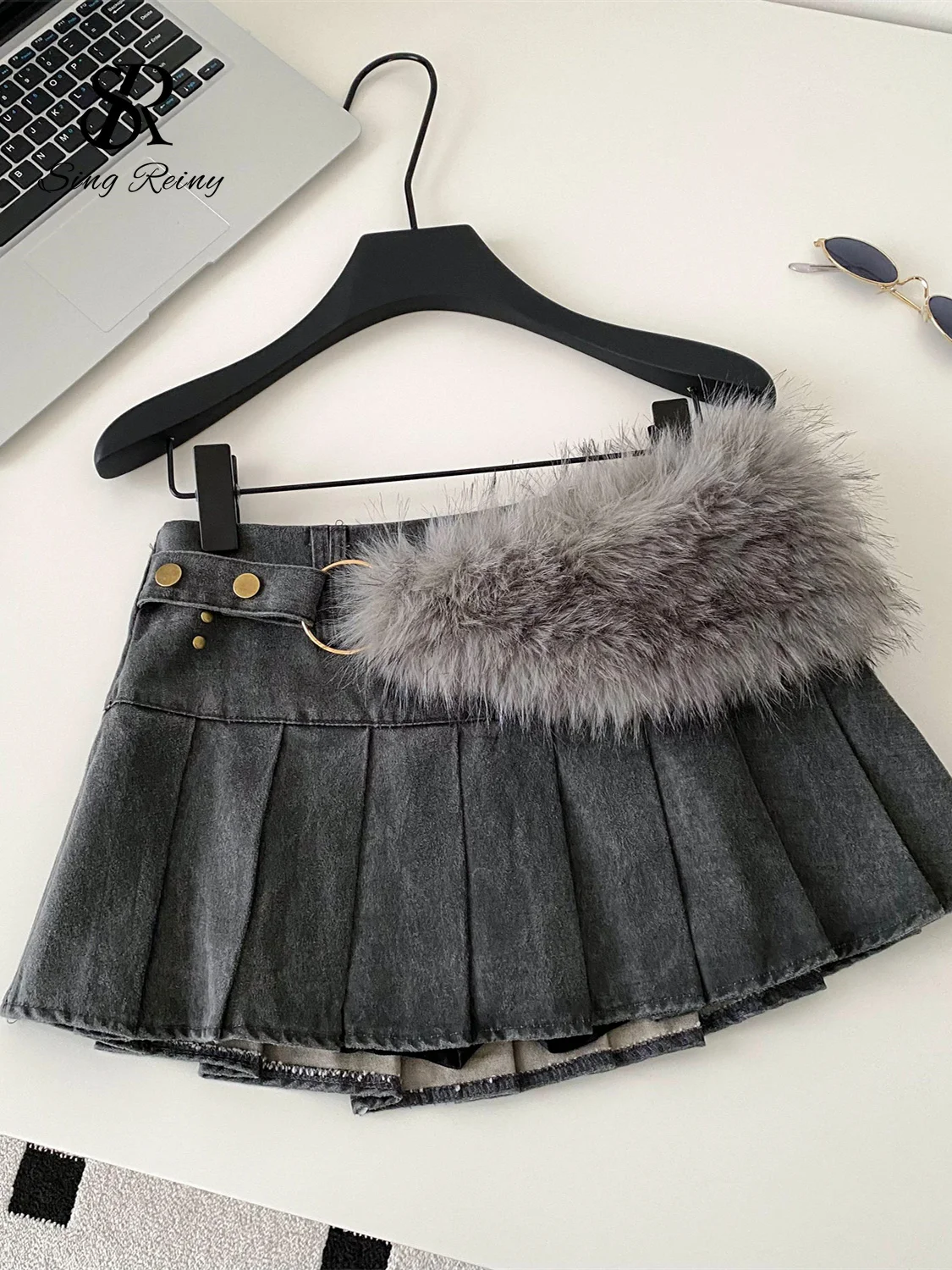 SINGREINY Hot Girl Denim Gonne corte Moda donna Borsa in peluche Bottoni in metallo Streetwear Y2K Minigonne a pieghe vintage 3