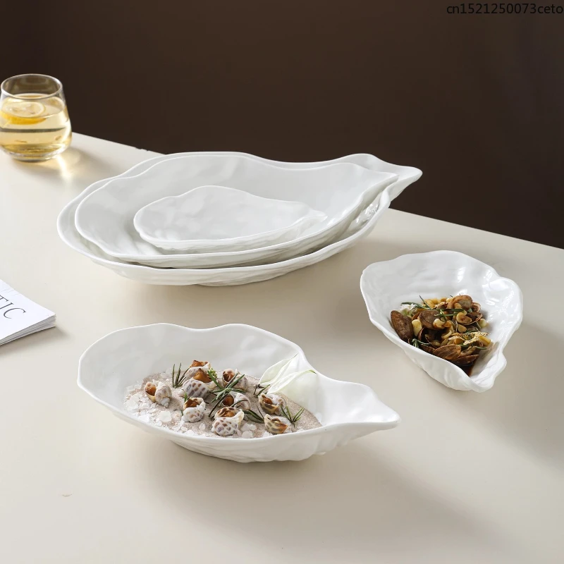 Piatto creativo in ceramica con guscio di ostrica, piatti da pranzo, piatto da sushi, sashimi, piatto da concepzione artistica, ristorante dell'hotel, stoviglie bianche 3