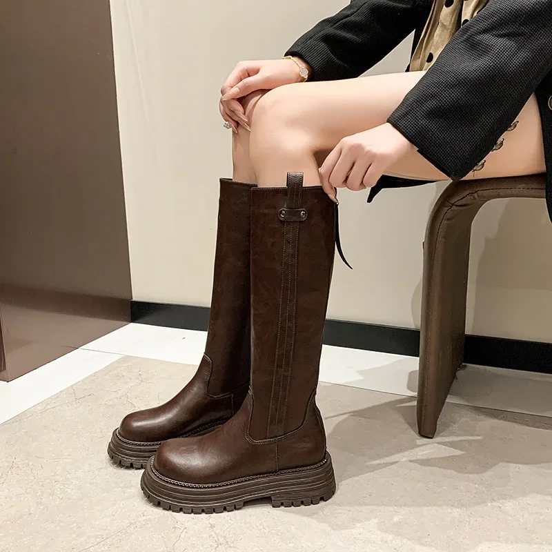 Stivali lunghi con tacco spesso elastico alla moda Autunno Inverno da donna Taglie forti Stivali da cavaliere con bocca a V alta al ginocchio Punta tonda Suola in gomma 3