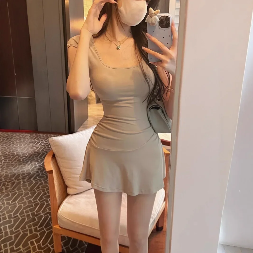 Mini abito sexy Pure Desire Slim Fit manica corta scollo a U Vita Gored Design Trendy Summer Nuovo arrivo per le giovani donne 1