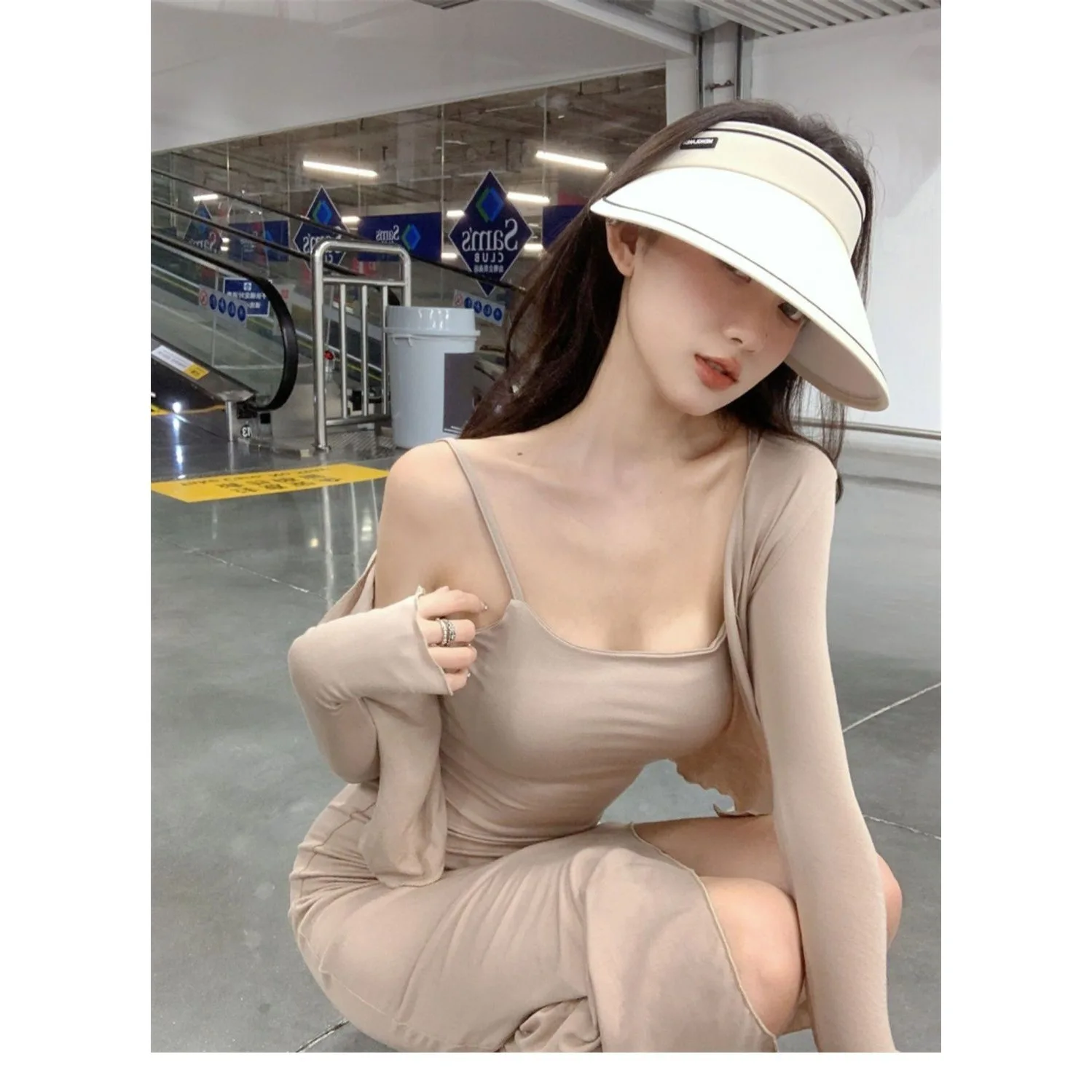 Set da ragazza piccante Abito con cinturino diviso Cardigan corto da donna Puro desiderio Vento avvolgente intorno alla gonna Set da due pezzi Estate 2025 4