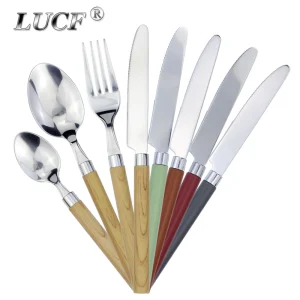 Posate colorate a portata di mano 4 In 1 Set manico In plastica specchio coltello In acciaio inossidabile forchetta cucchiaio posate ecologiche per mensa domestica 1