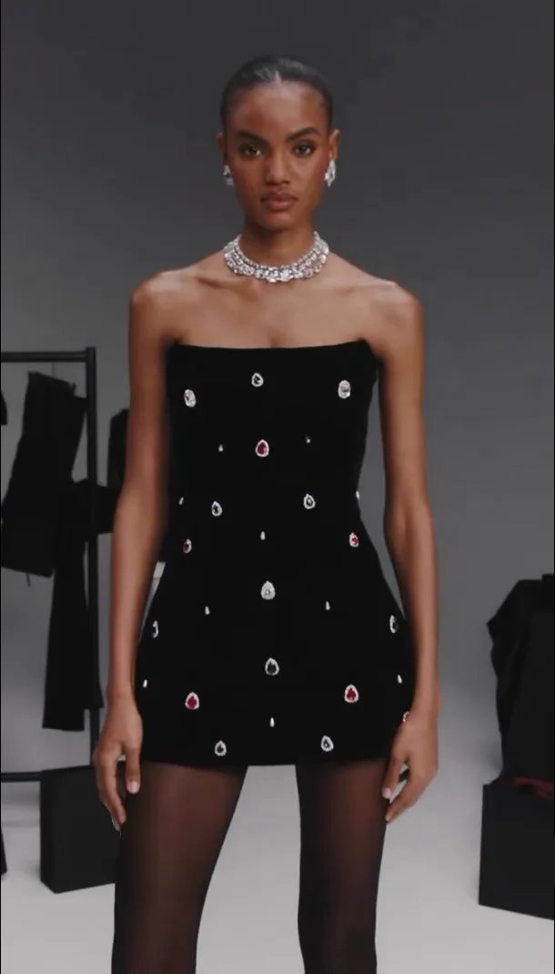 2025 nuova primavera colore nero donna sexy senza spalline cristallo colorato aderente mini vestito dalla fasciatura discoteca festa celebra outfit 4