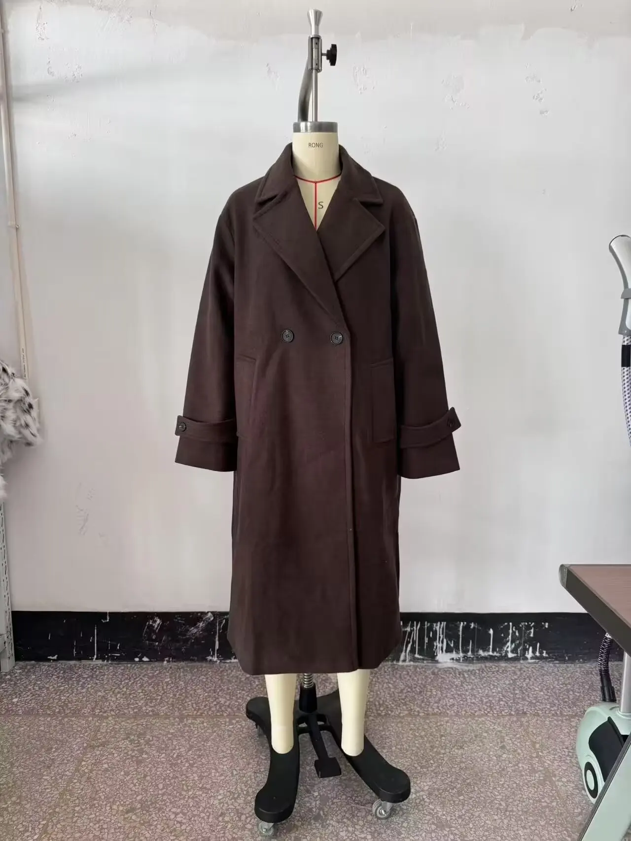 KONDALA Chic 2025 Donna Vintage Marrone Cappotti Bottoni Colletto rovesciato Lungo Outwear Elegante Insegnante Streetwear Autunno Cappotti casual 3