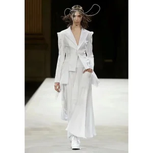 Un raro abito/gonna bianco 1