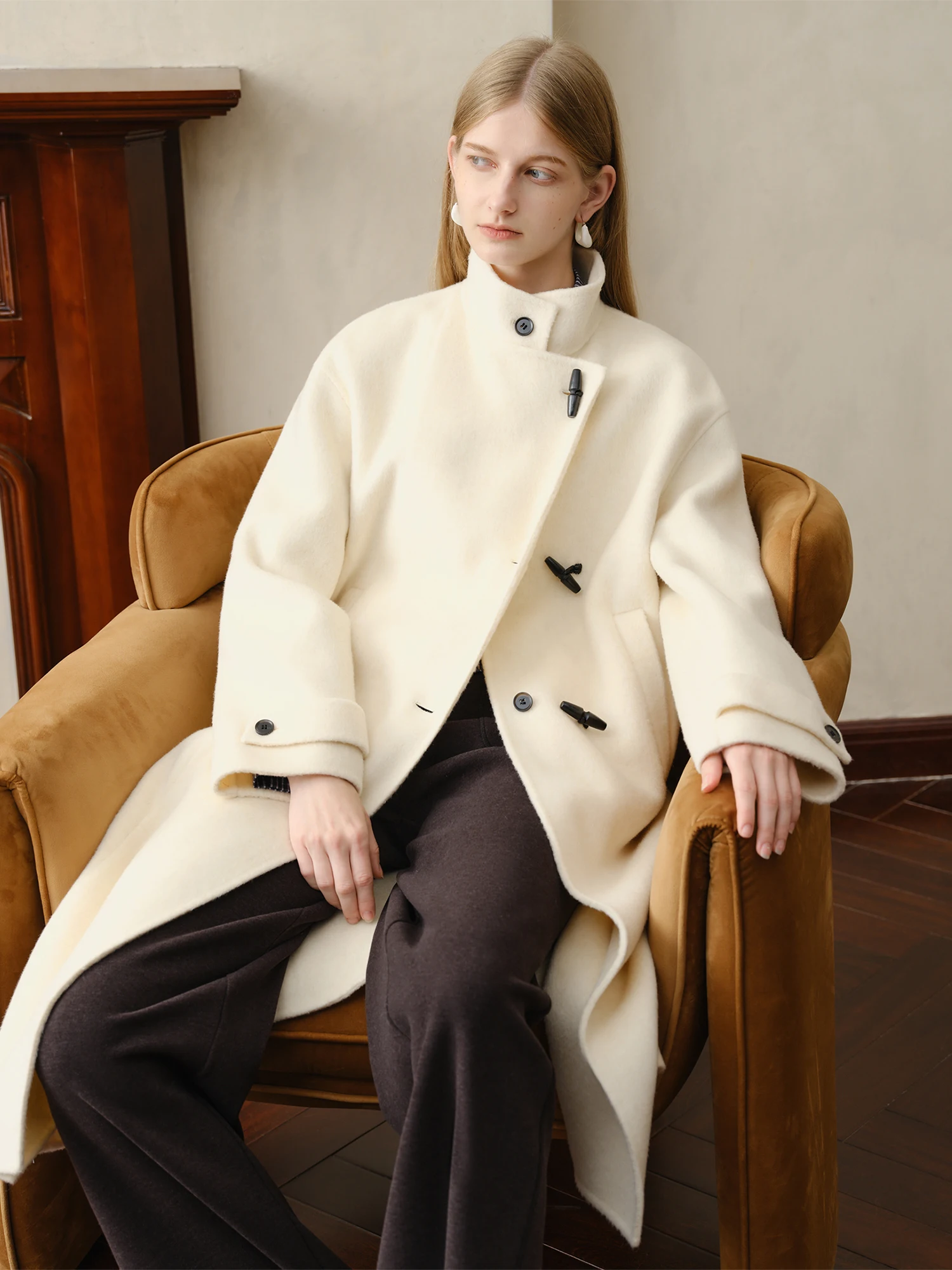 ZIQIAO 2025 Nuovo Arrivo Chic Cappotto Lungo Bottoni in Corno Elegante Cappotto in Tweed di Lana Smalto di Seta Perfetto per l'Autunno Inverno Misto di Lana 4