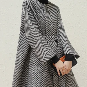 Lautaro Autunno Inverno in bianco e nero a zigzag cappotto di lana donna telai una linea allentata elegante elegante pista moda coreana 2022 1