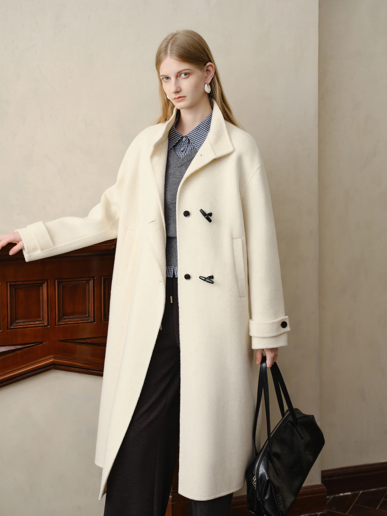 ZIQIAO 2025 Nuovo Arrivo Chic Cappotto Lungo Bottoni in Corno Elegante Cappotto in Tweed di Lana Smalto di Seta Perfetto per l'Autunno Inverno Misto di Lana 3