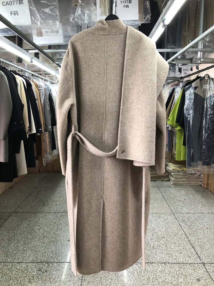 Elegante cappotto in lana doppio petto con colletto a sciarpa grande Giacca invernale in cashmere alla moda coreana allentata da donna 4