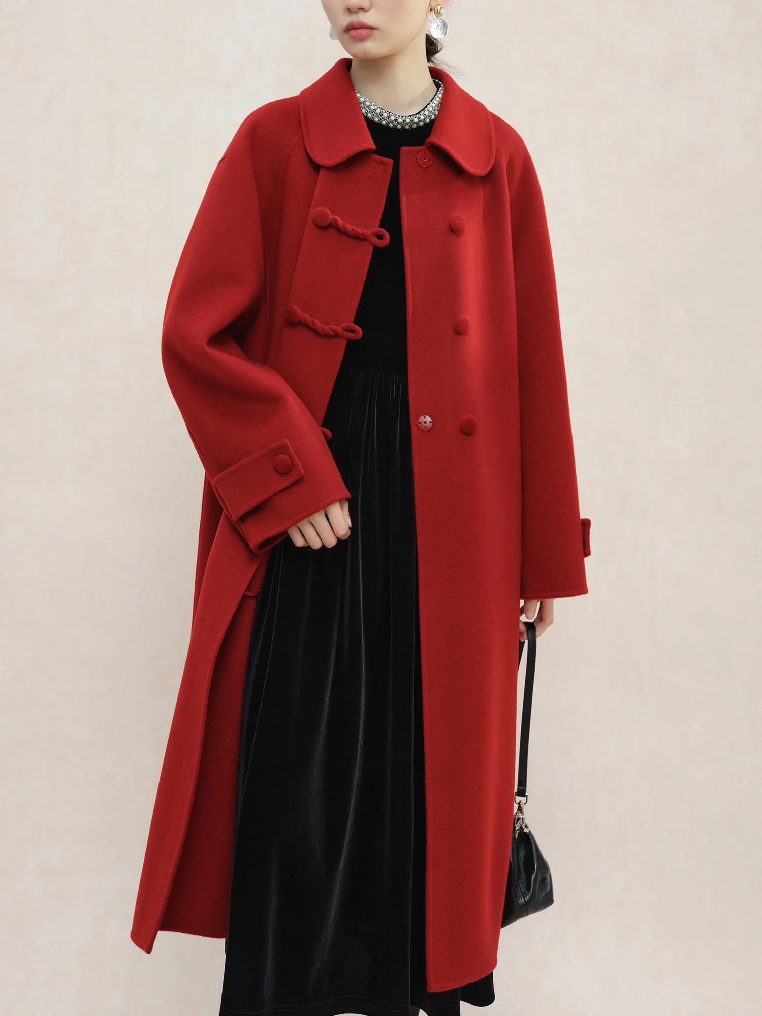 ZIQIAO 100% Lana Nuovo Stile Cinese Lana Rosso Cappotto Elegante Per Le Donne 2024 Inverno Nuovo Design di Lana Lungo Caldo Petite Cappotto 24ZQ94115 2