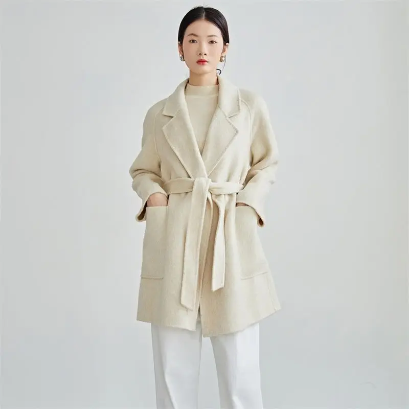 Cappotto di lana double face bianco sporco, accappatoio autunnale e invernale da donna, cappotto di lana semplice e alla moda con lacci 3